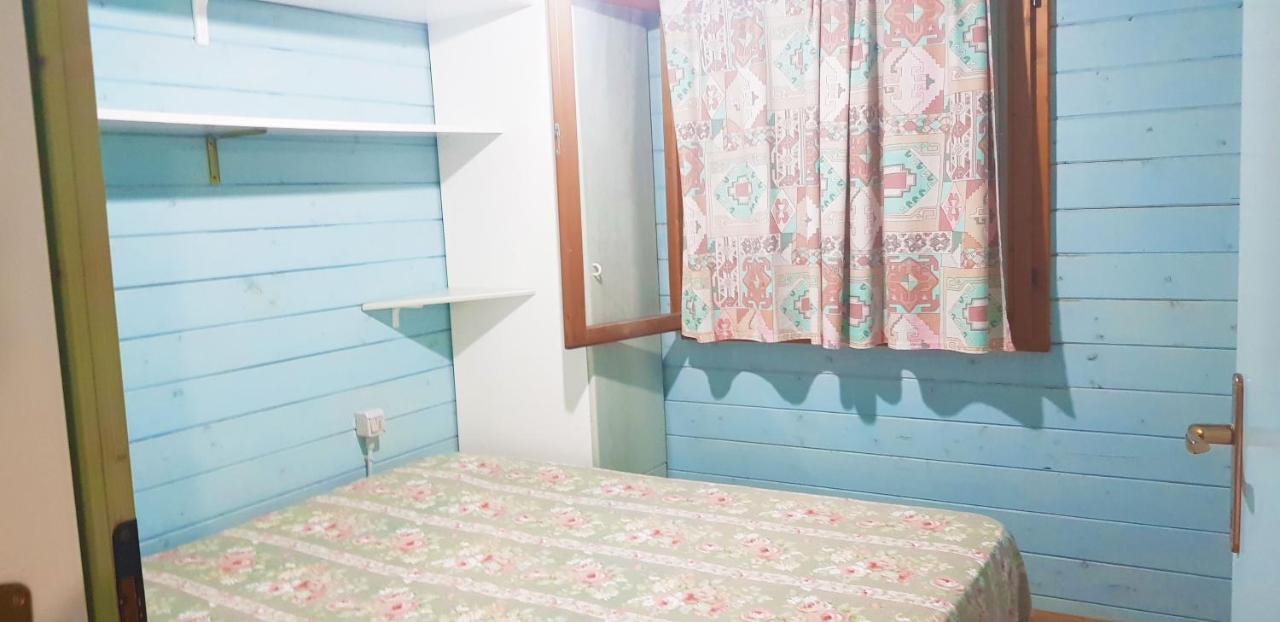 Two-Bedroom Bungalow,695856321:JPEG